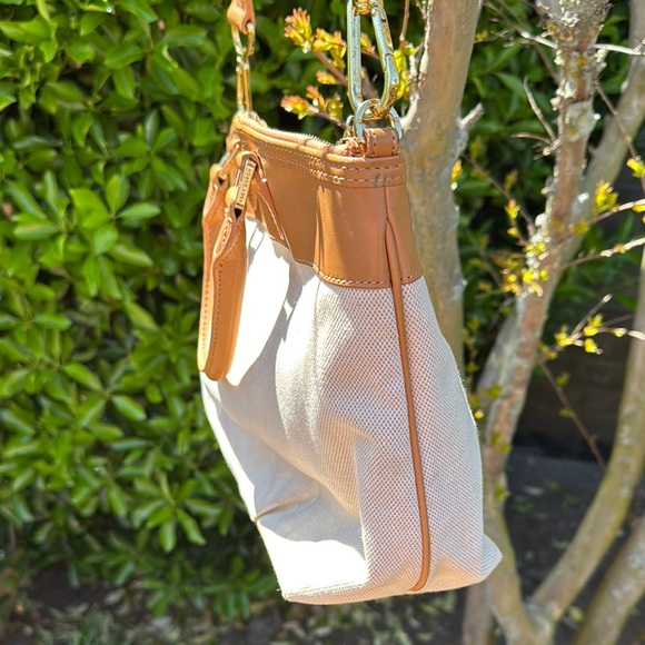 EUC Tory Burch Tan and Cream Tote Bag,Structured Design Tan and off white Cavas - Picture 9 of 10